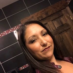 Meet your Posher, Ami